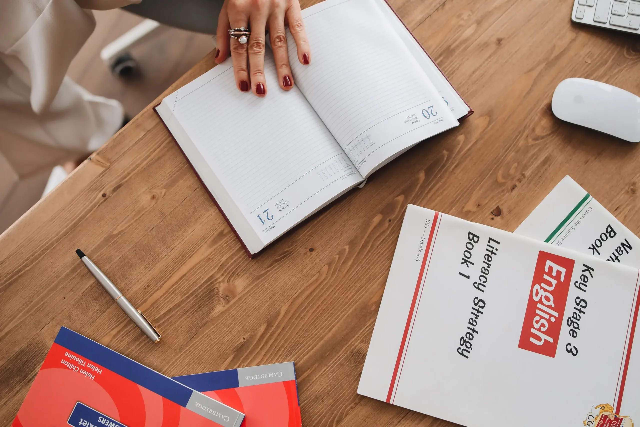 Miniature article de blog Ne plus jamais confondre make et do en anglais même quand la règle ne suffit pas
