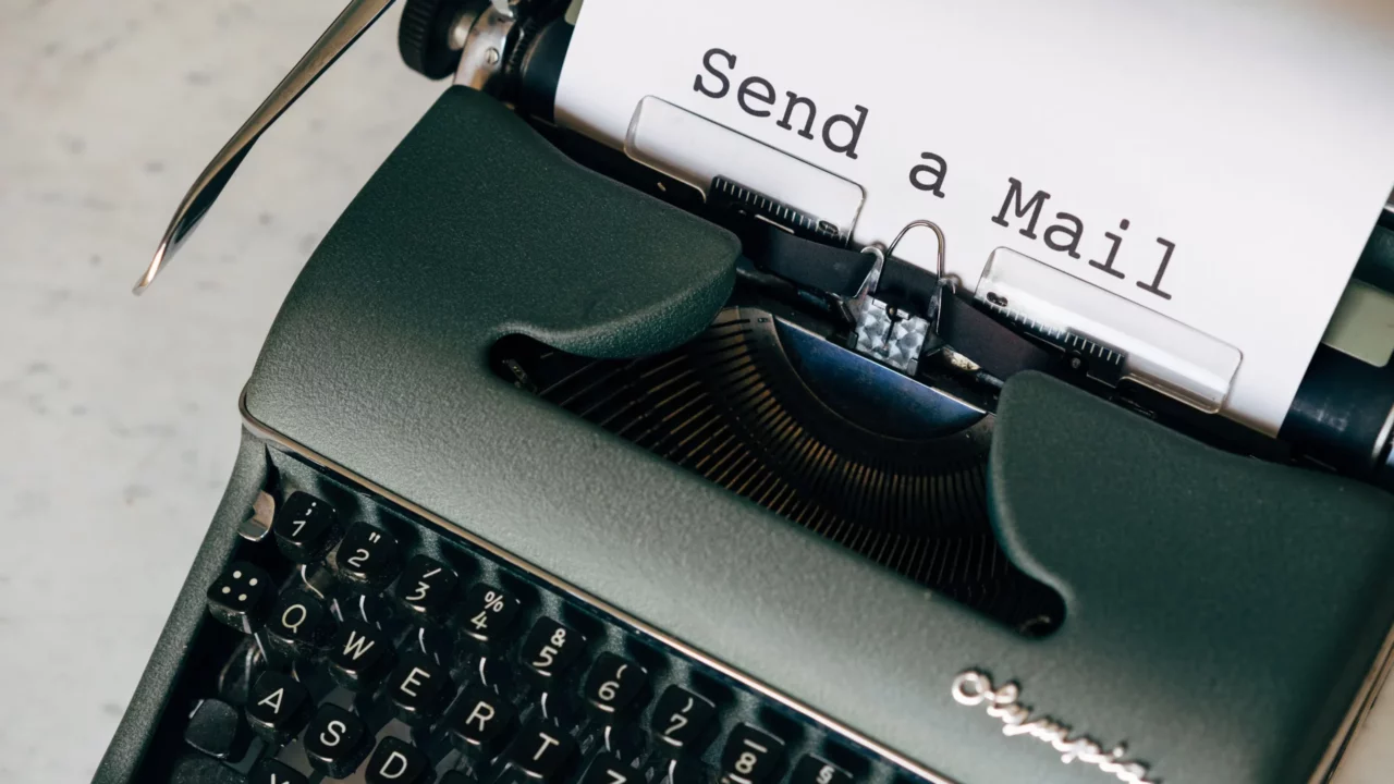 Comment commencer un mail en anglais professionnel sans bloquer sur la première ligne
